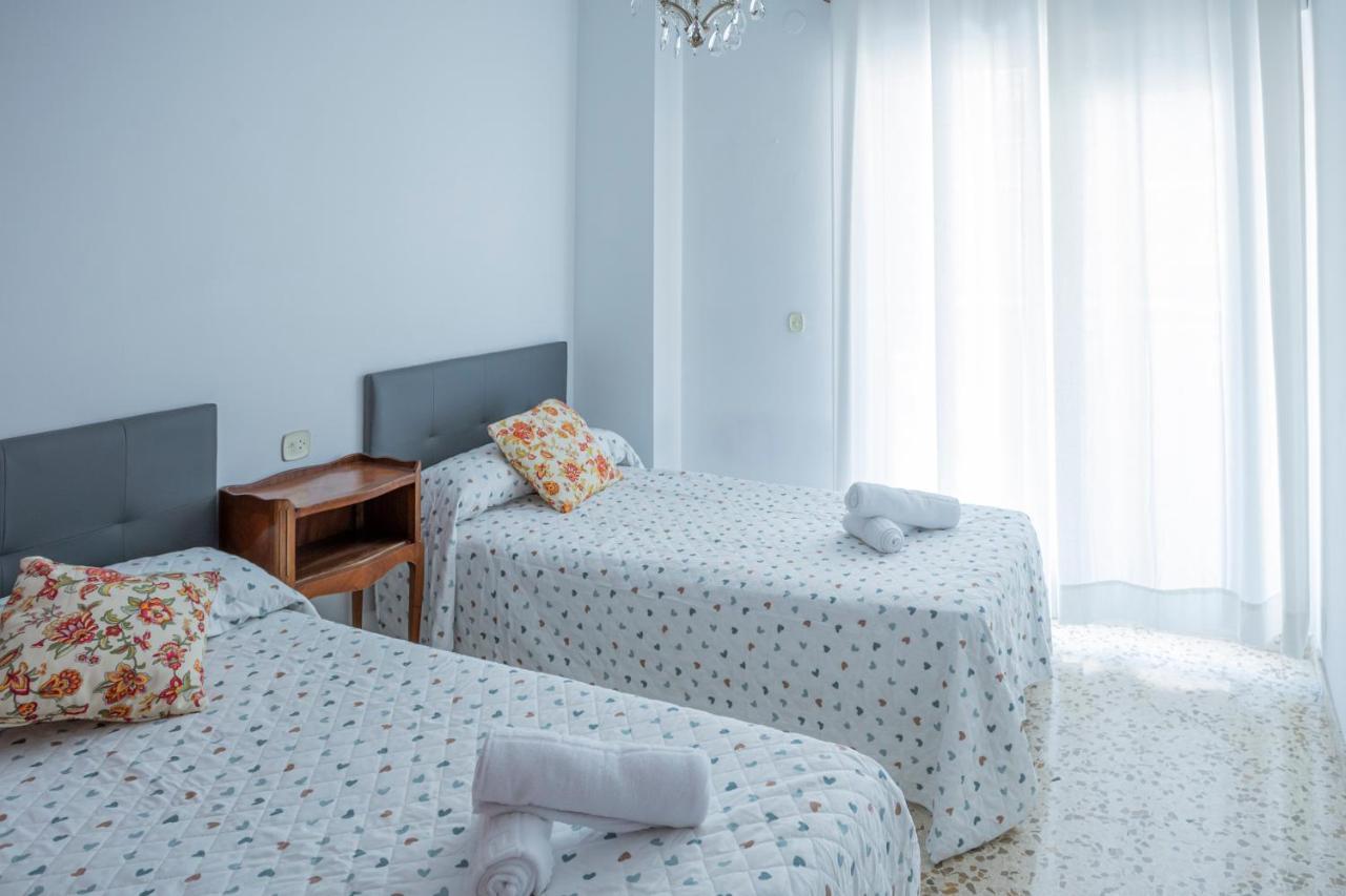 Apartamento Parque Mediterraneo マラガ エクステリア 写真